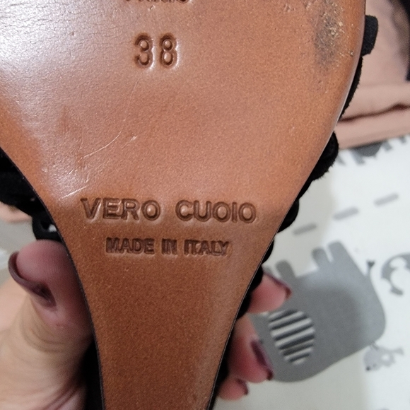 Alaia strappy sandals. - Picture 4 of 4